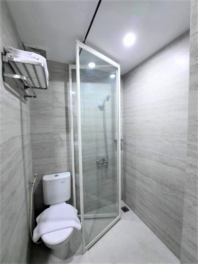 Front One King Hotel Tuban Tuban  المظهر الخارجي الصورة