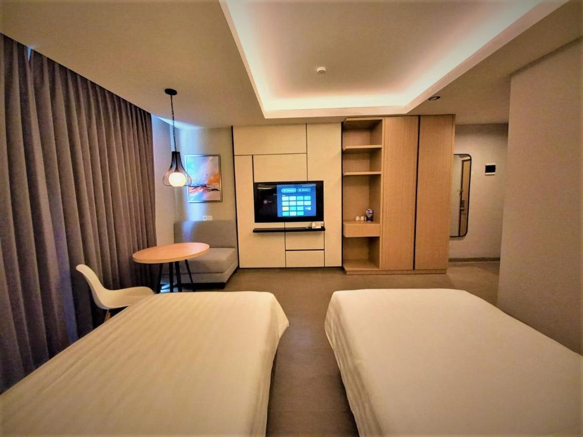 Front One King Hotel Tuban Tuban  المظهر الخارجي الصورة