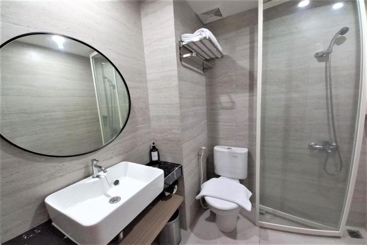 Front One King Hotel Tuban Tuban  المظهر الخارجي الصورة