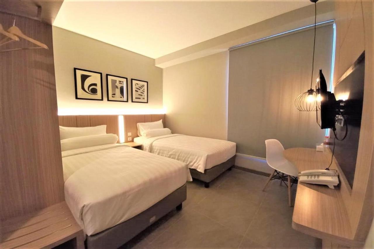 Front One King Hotel Tuban Tuban  المظهر الخارجي الصورة
