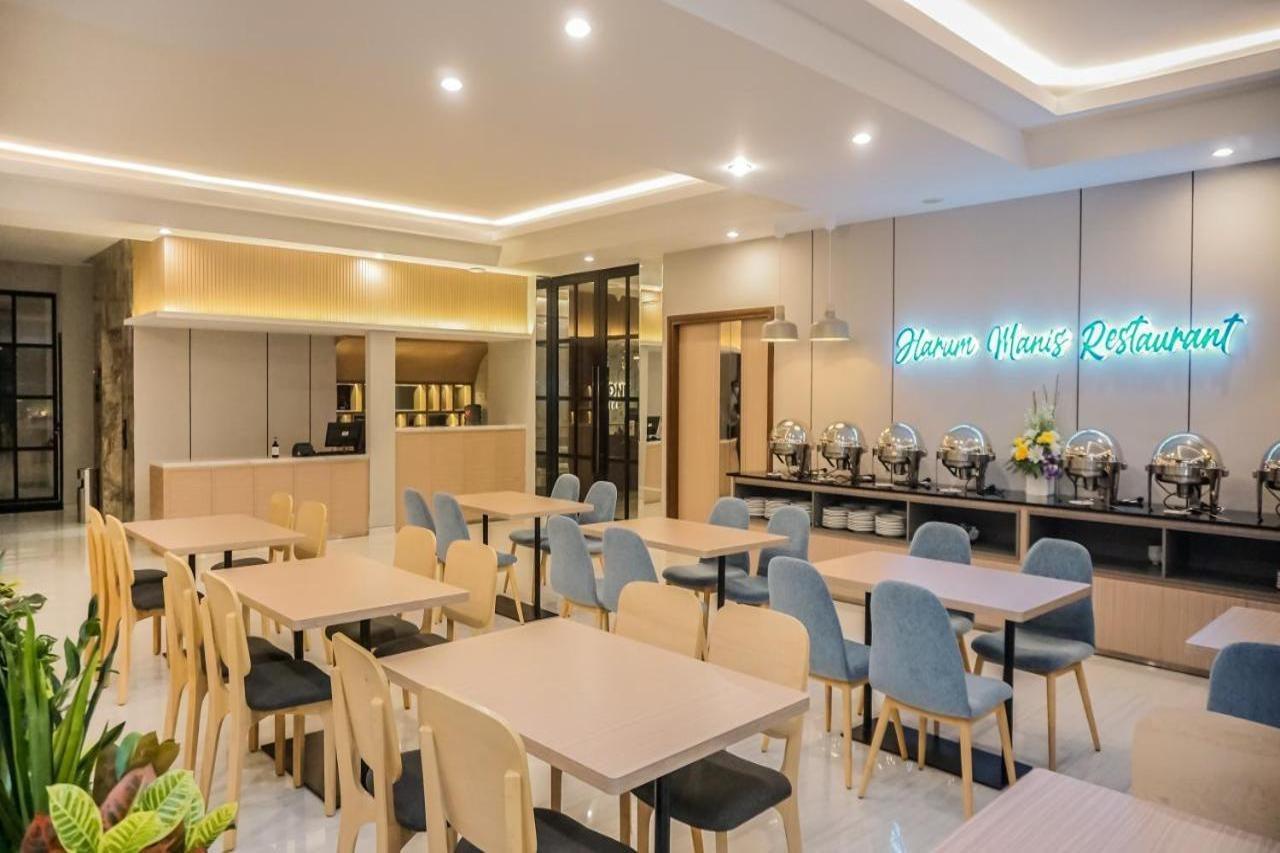 Front One King Hotel Tuban Tuban  المظهر الخارجي الصورة