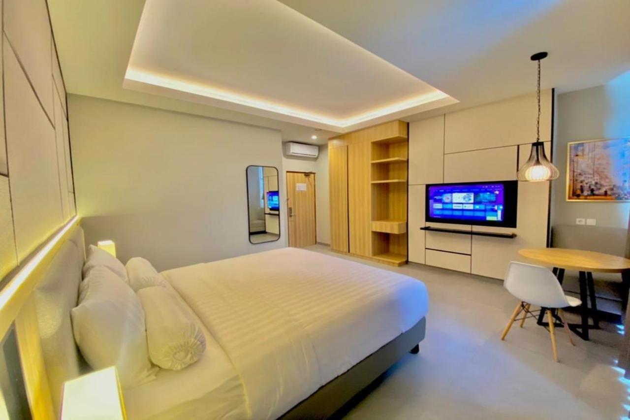 Front One King Hotel Tuban Tuban  المظهر الخارجي الصورة