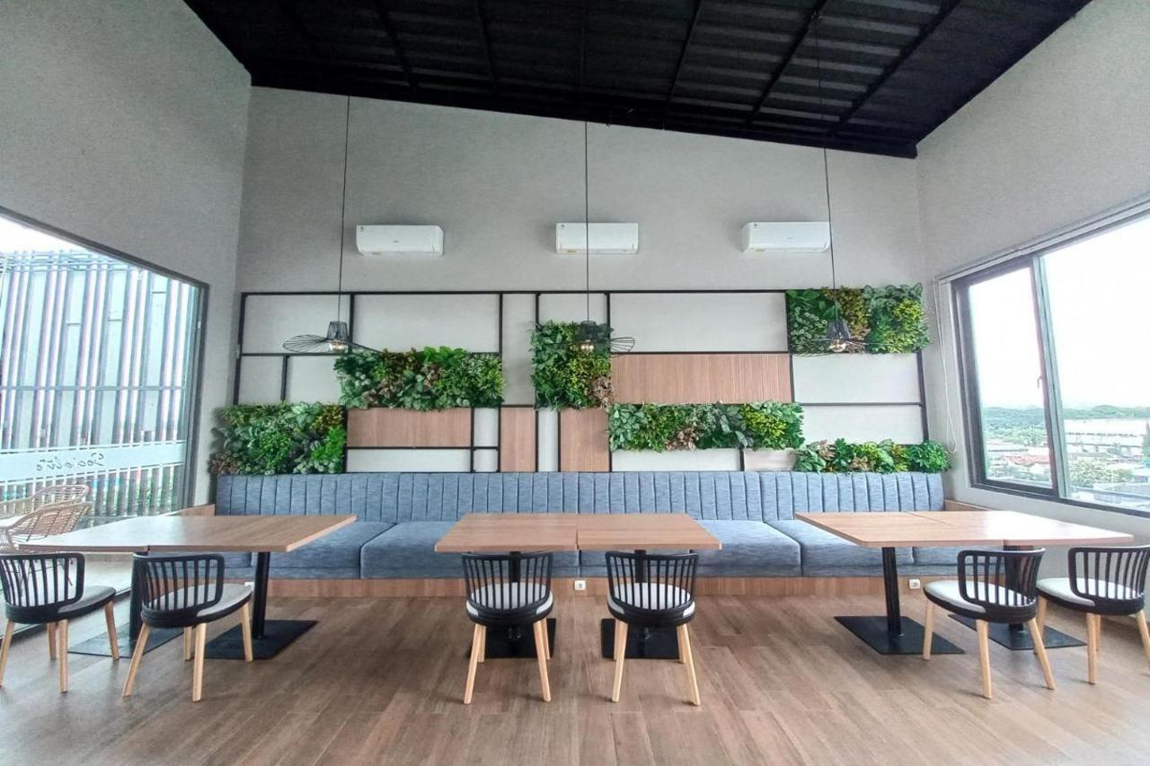 Front One King Hotel Tuban Tuban  المظهر الخارجي الصورة